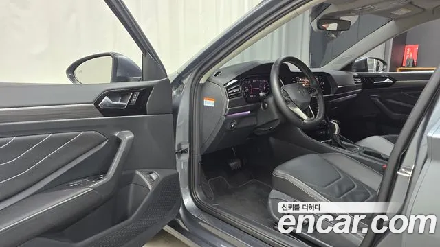 Volkswagen Jetta 2023 thumb 9