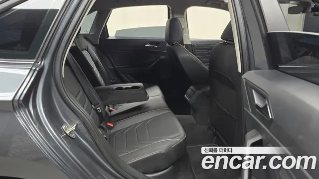 Volkswagen Jetta 2023 thumb 10