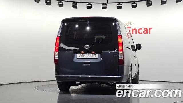 Hyundai Staria 2021 thumb 4
