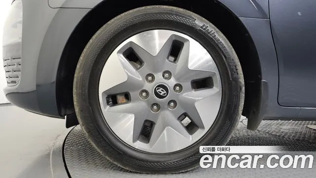 Hyundai Staria 2021 thumb 5