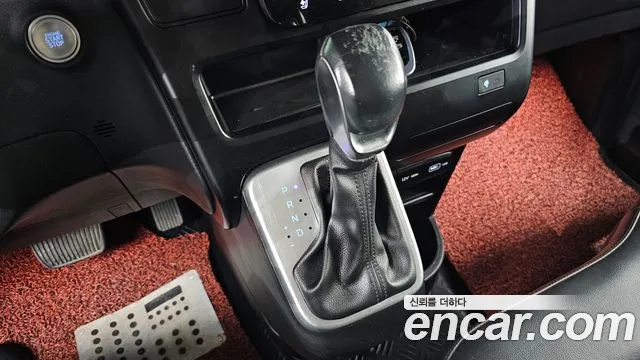 Hyundai Staria 2021 thumb 9