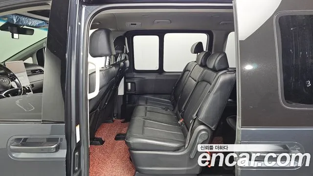 Hyundai Staria 2021 thumb 12