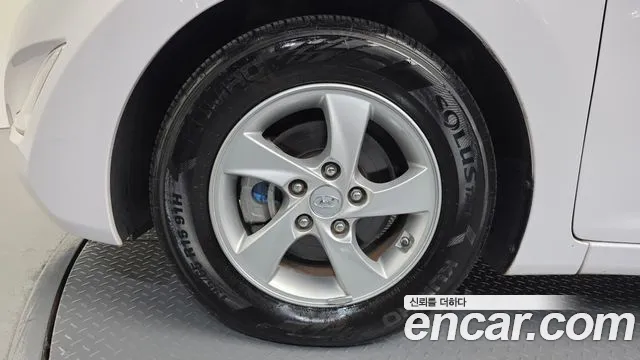 Hyundai Avante 2015 thumb 5