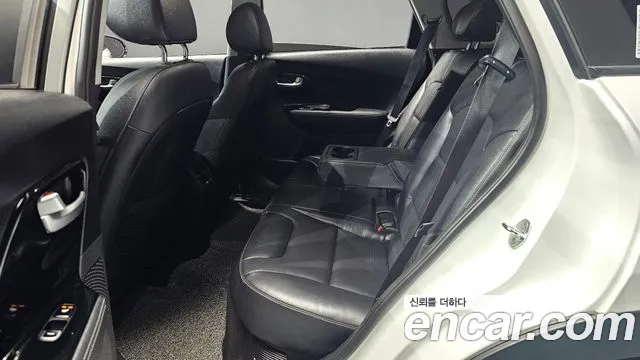Kia Niro 2019 thumb 12