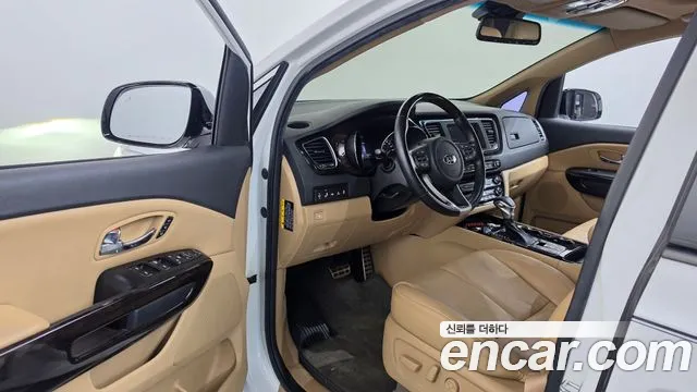 Kia Carnival 2019 thumb 10