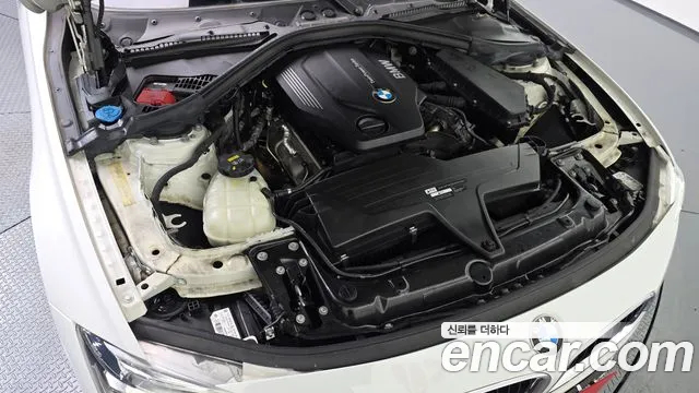 BMW 3-Series 2018 thumb 6