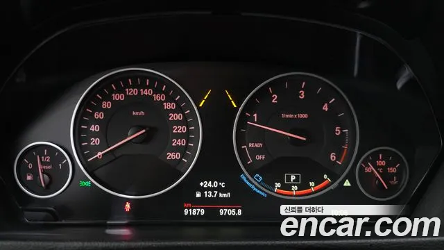 BMW 3-Series 2018 thumb 8