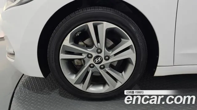 Hyundai Avante 2017 thumb 5