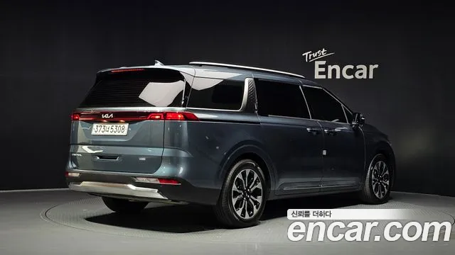 Kia Carnival 2021 thumb 2