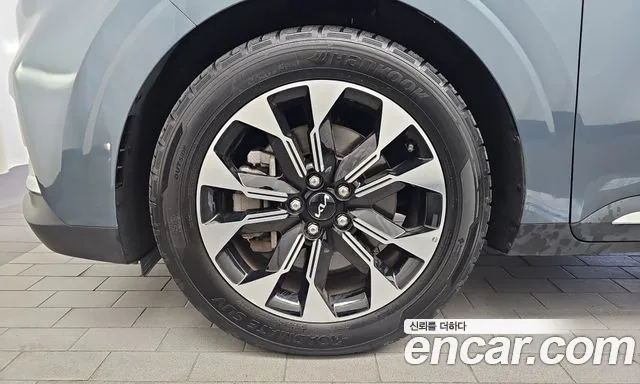 Kia Carnival 2021 thumb 5