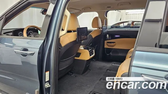 Kia Carnival 2021 thumb 12