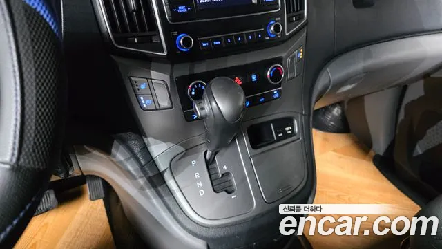 Hyundai Starex 2019 thumb 9