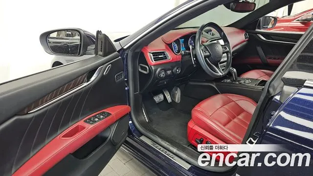 Maserati Ghibli 2020 thumb 10