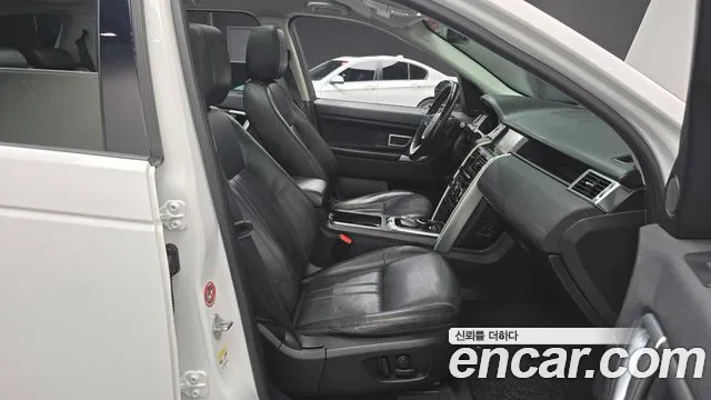 Land Rover Discovery Sport 2019 thumb 11
