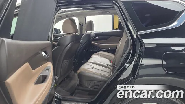 Hyundai Santa Fe 2018 thumb 11