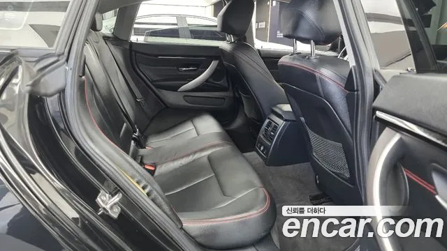 BMW 4-Series 2020 thumb 11