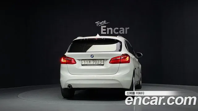 BMW 2-Series 2018 thumb 4