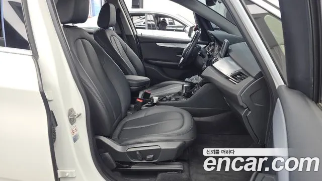 BMW 2-Series 2018 thumb 11