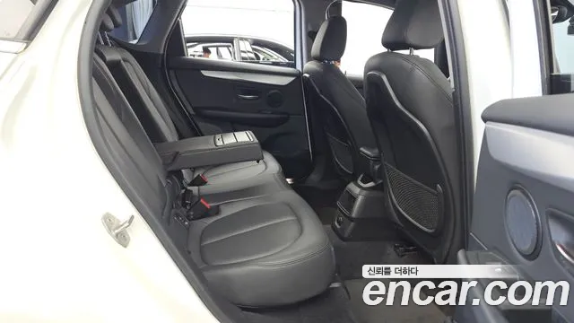BMW 2-Series 2018 thumb 12