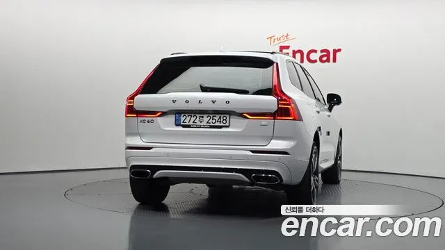 Volvo XC60 2020 thumb 4