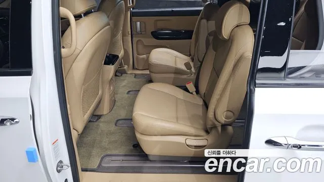 Kia Carnival 2018 thumb 12