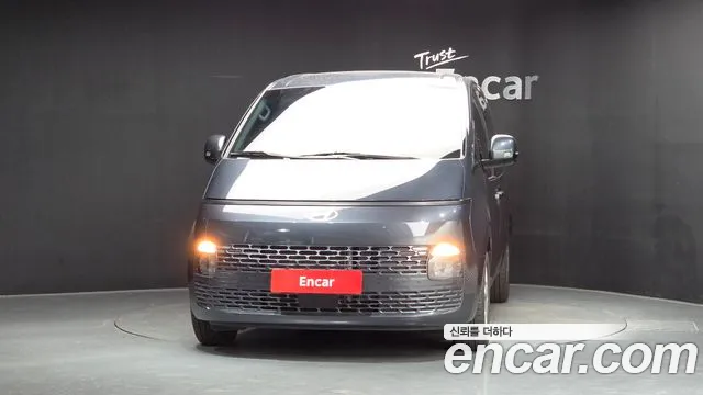Hyundai Staria 2024 thumb 2