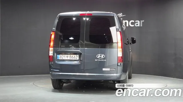 Hyundai Staria 2024 thumb 3