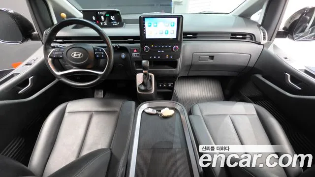 Hyundai Staria 2024 thumb 6