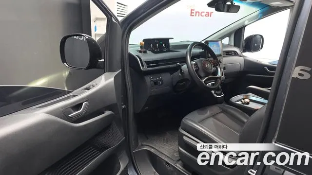 Hyundai Staria 2024 thumb 9