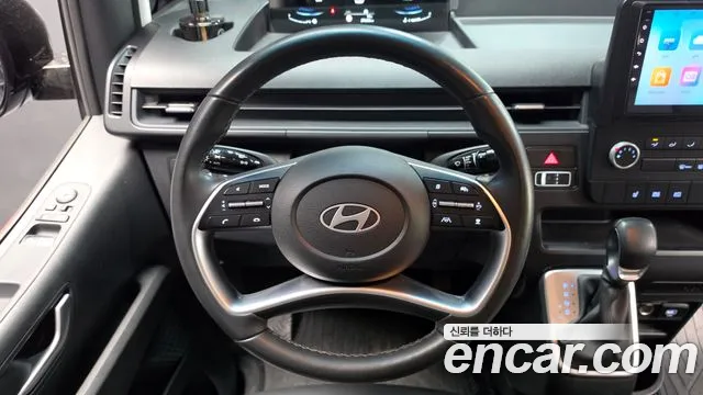 Hyundai Staria 2024 thumb 11