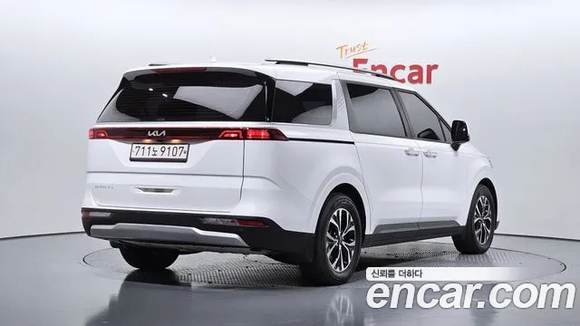Kia Carnival 2021 thumb 2
