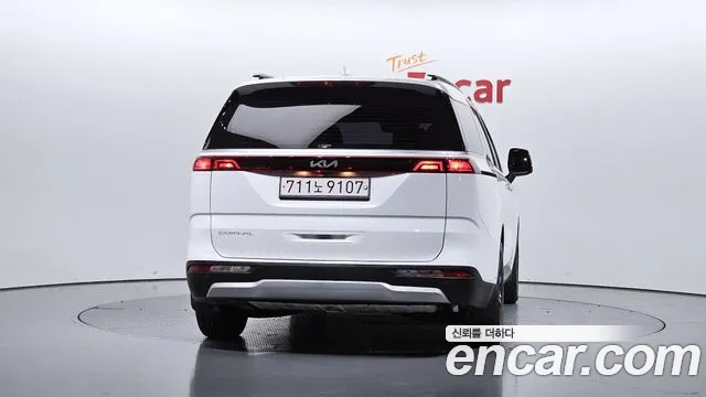 Kia Carnival 2021 thumb 4