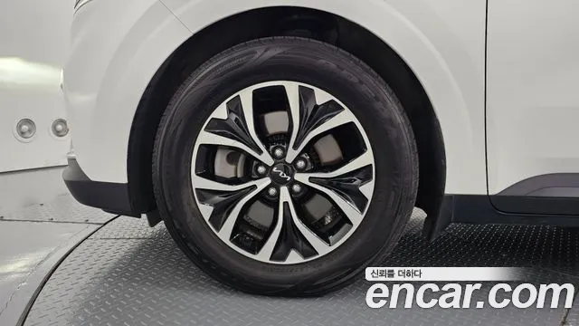 Kia Carnival 2021 thumb 5