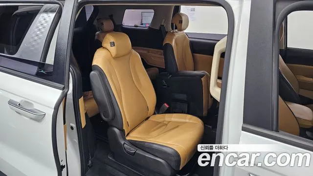 Kia Carnival 2021 thumb 11