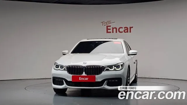 BMW 7-Series 2018 thumb 2