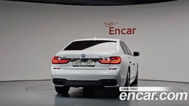 BMW 7-Series 2018 thumb 3