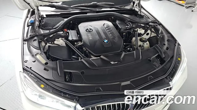 BMW 7-Series 2018 thumb 5