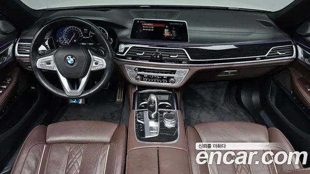 BMW 7-Series 2018 thumb 6