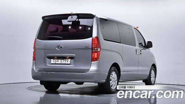 Hyundai Starex 2017 thumb 2