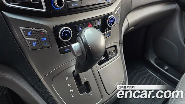Hyundai Starex 2017 thumb 9
