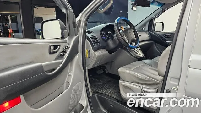 Hyundai Starex 2017 thumb 10