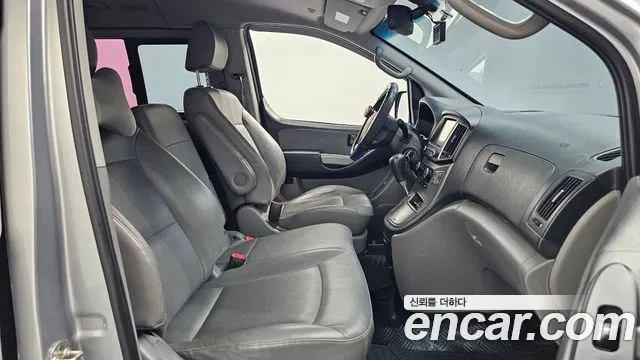 Hyundai Starex 2017 thumb 11