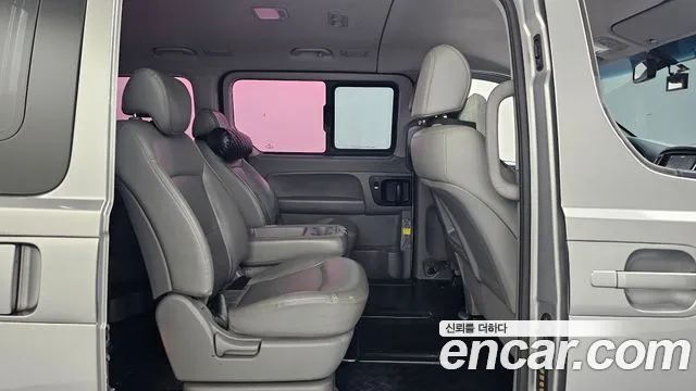 Hyundai Starex 2017 thumb 12