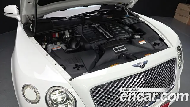 Bentley Bentayga 2017 thumb 6