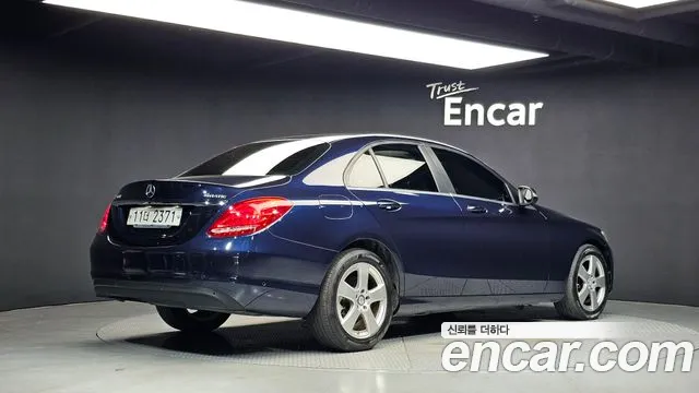 Mercedes-Benz C-Класс 2017 thumb 2