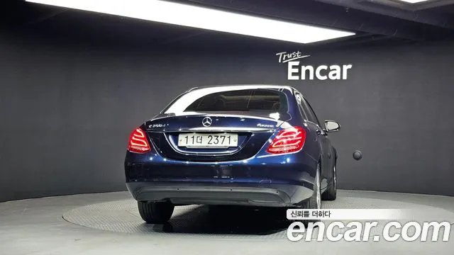 Mercedes-Benz C-Класс 2017 thumb 4