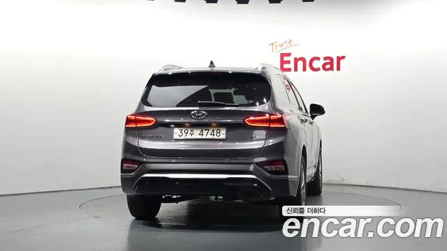 Hyundai Santa Fe 2018 thumb 4