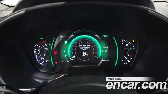 Hyundai Santa Fe 2018 thumb 8