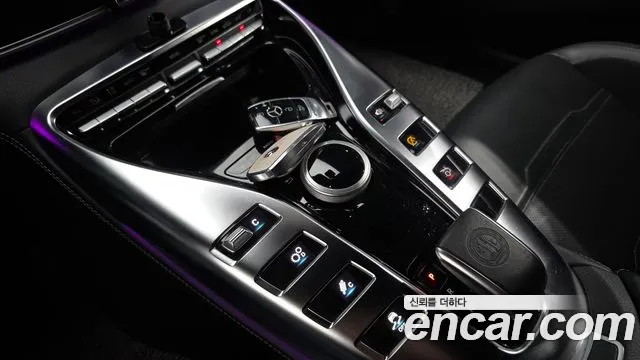Mercedes-Benz AMG GT 2020 thumb 9