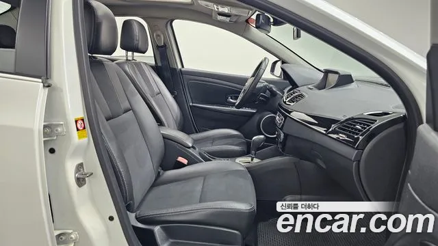 Renault-KoreaSamsung Fluence 2015 thumb 11